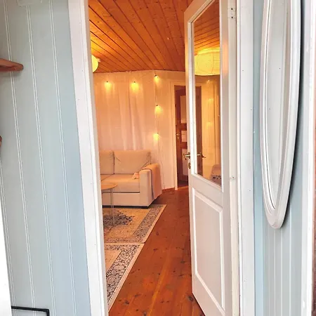 Vikja-A Cozy Little Apartment Near Lake Jolster And The Mountains Appartement Vassenden
