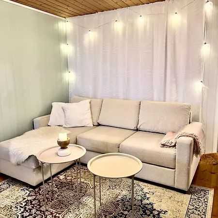 Vikja-A Cozy Little Apartment Near Lake Jolster And The Mountains